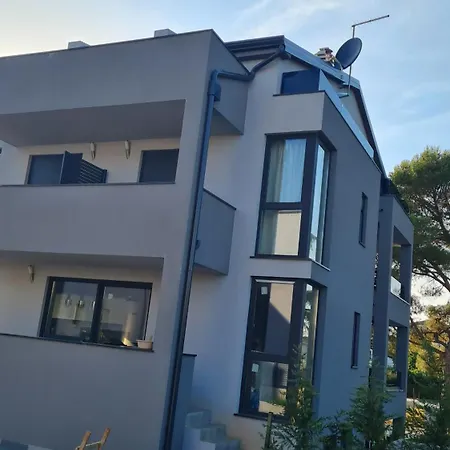Val21,villa 200 M From The Sea With Pool And Fitness Funtana
