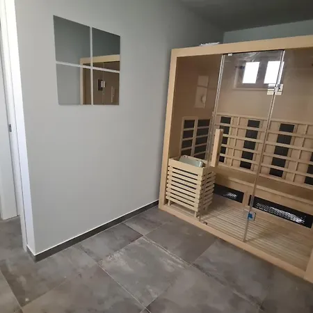 Βίλα Val21,villa 200 M From The Sea With Pool And Fitness