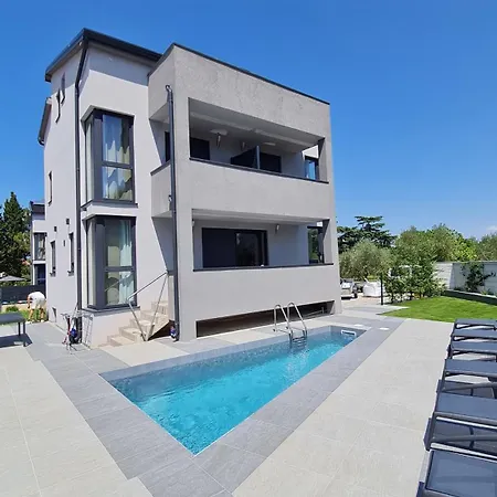 Val21,villa 200 M From The Sea With Pool And Fitness