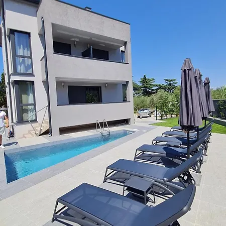 Val21,villa 200 M From The Sea With Pool And Fitness * Funtana