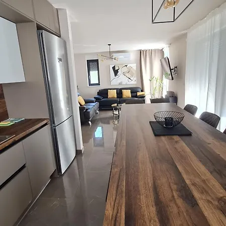 Val21,villa 200 M From The Sea With Pool And Fitness Βίλα Funtana