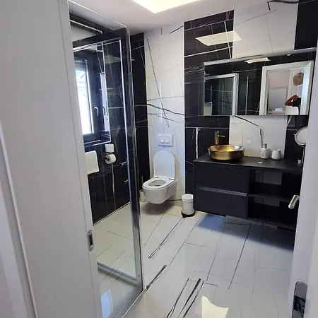 Val21,villa 200 M From The Sea With Pool And Fitness 别墅